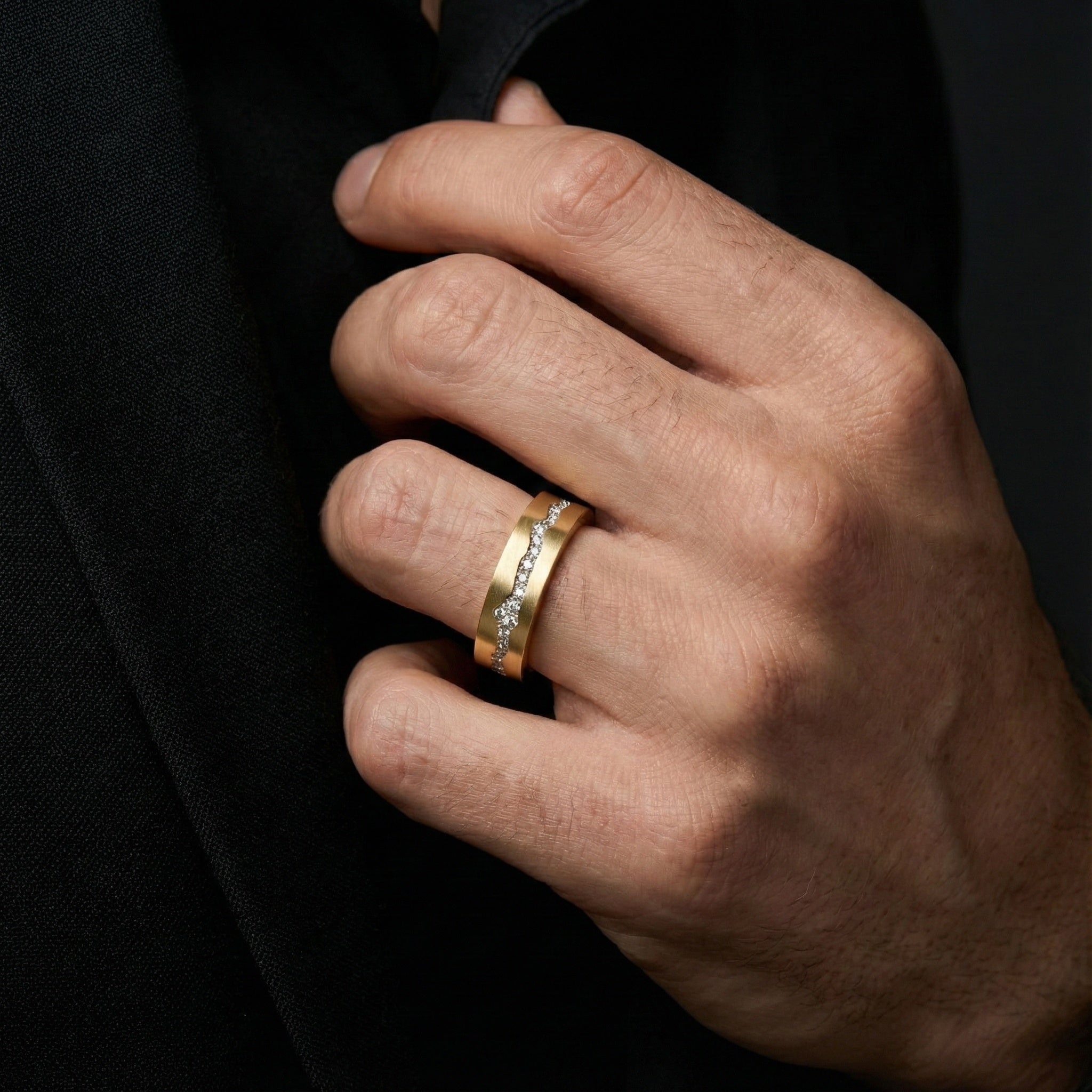 Blitz 18ct Yellow Gold Diamond Pulse Ring