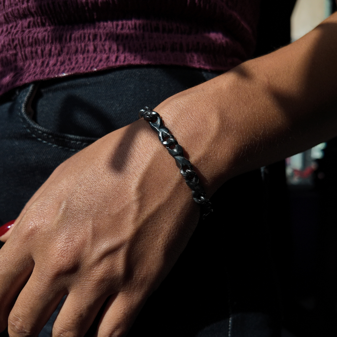 Carved Silver Short Link Bracelet