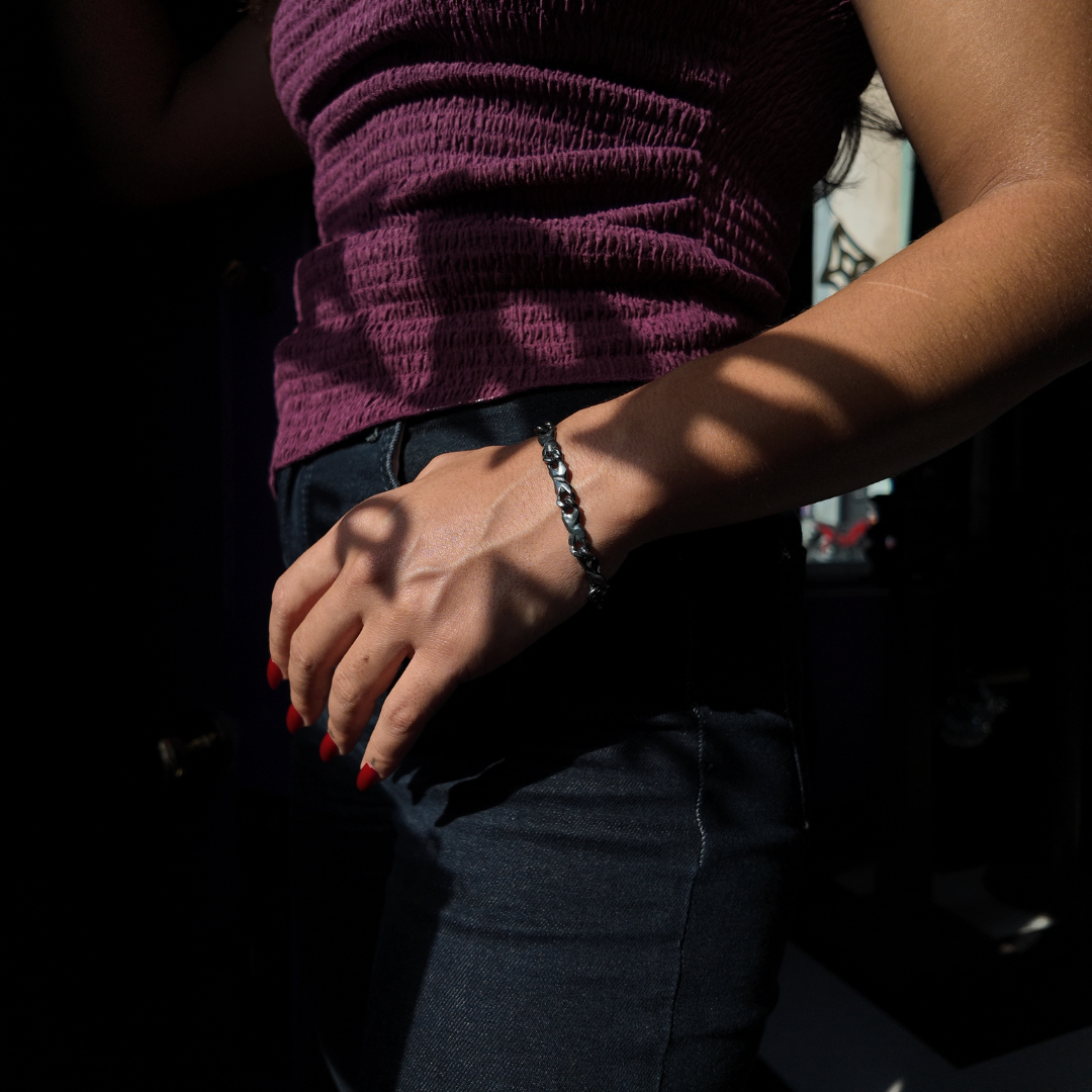 Carved Silver Short Link Bracelet