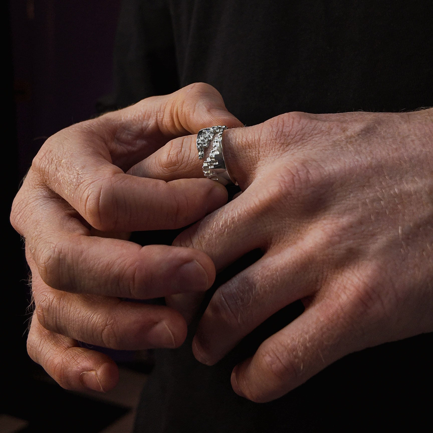 Luna 9ct Gold Diagonal Cut Ring