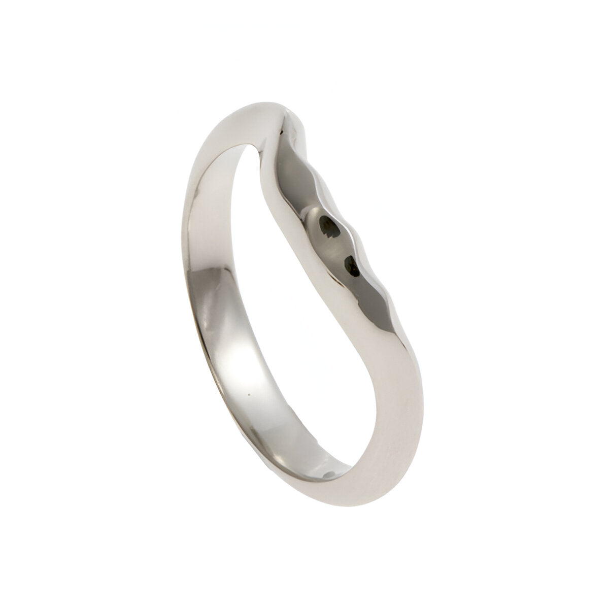Triffid off-centre wedding band in platinum, designed and made by Jeremy Hoye to fit perfectly with the Triffid diamond engagement ring.