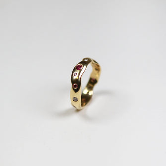 Carved 18ct Yellow Gold White Diamond and Pink Diamond Eternity Ring