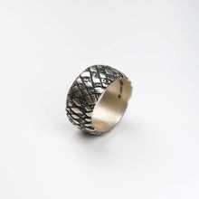 Chequered Silver Curved Ring