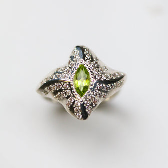 Manta Ray Peridot Silver Ring