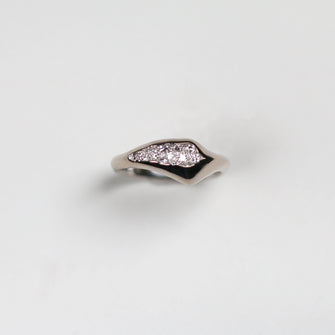Triffid Platinum Off-Centre Diamond Ring