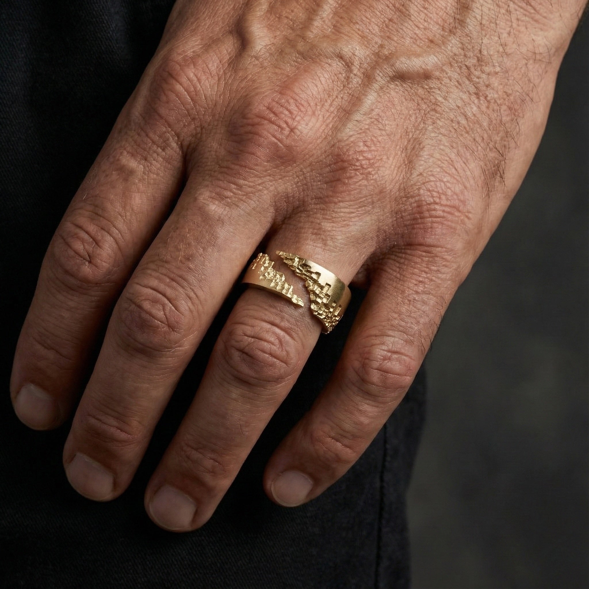 Luna 9ct Gold Diagonal Cut Ring