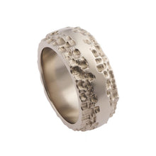 Luna 9ct White Gold 10mm Band