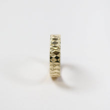 Chequered 9ct Gold Ring