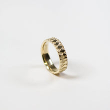 Chequered 9ct Gold Ring