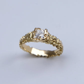 Luna 18ct Yellow Gold 0.50pt Diamond Solitaire