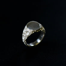 Moon Silver Small Signet Ring