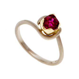 Tulip 18ct White Gold Solitaire with .50pt Ruby